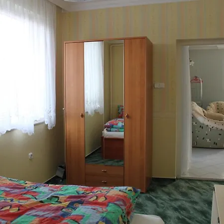 Apartment Orwa - Fenyofa Koez *